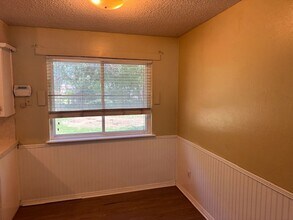 1112 Elmhurst St in Moore, OK - Building Photo - Building Photo