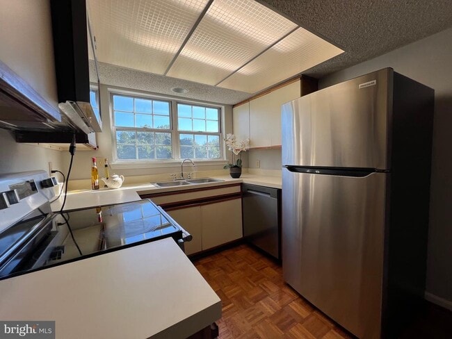 property at 12100 Greenway Ct