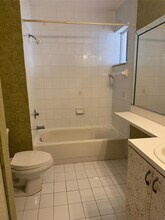 7556 NW 173rd St in Hialeah, FL - Building Photo - Building Photo