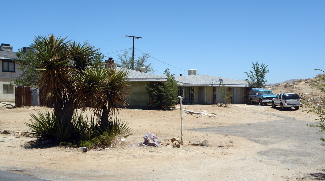 15945 Chehalis Rd in Apple Valley, CA - Building Photo