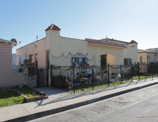 6920 Benson St in Huntington Park, CA - Foto de edificio - Building Photo