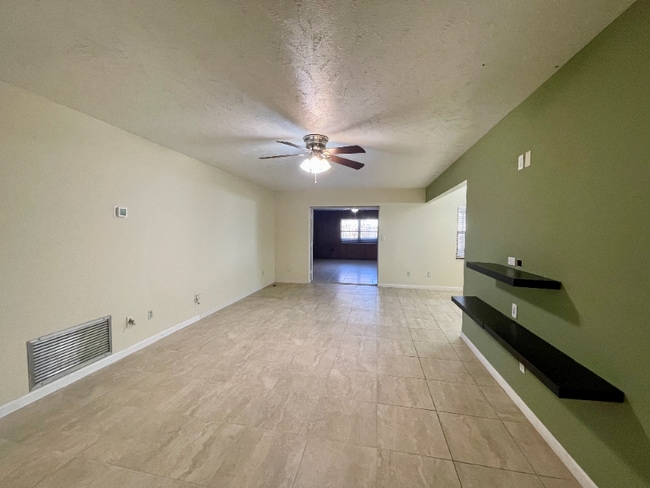 950 Hedgewood Ct in Winter Park, FL - Foto de edificio - Building Photo