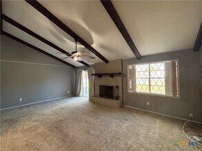 516 Dove Dr in Victoria, TX - Building Photo - Building Photo