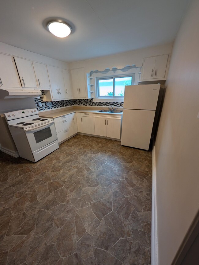 320 Cedar St S in Timmins, ON - Building Photo - Building Photo