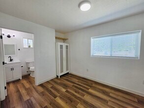 6824 Le Mans Ave, Unit A in Citrus Heights, CA - Foto de edificio - Building Photo