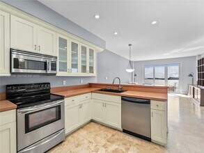 5 Island Ave in Miami Beach, FL - Building Photo - Building Photo