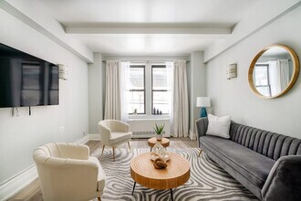 238 W 73rd St in New York, NY - Building Photo - Building Photo