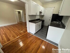 425 Park Dr, Unit 235-16 in Boston, MA - Building Photo - Building Photo