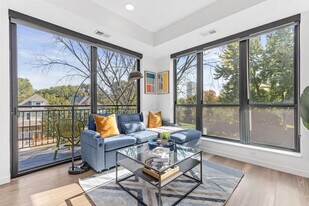 338 NE 2nd St in Minneapolis, MN - Building Photo