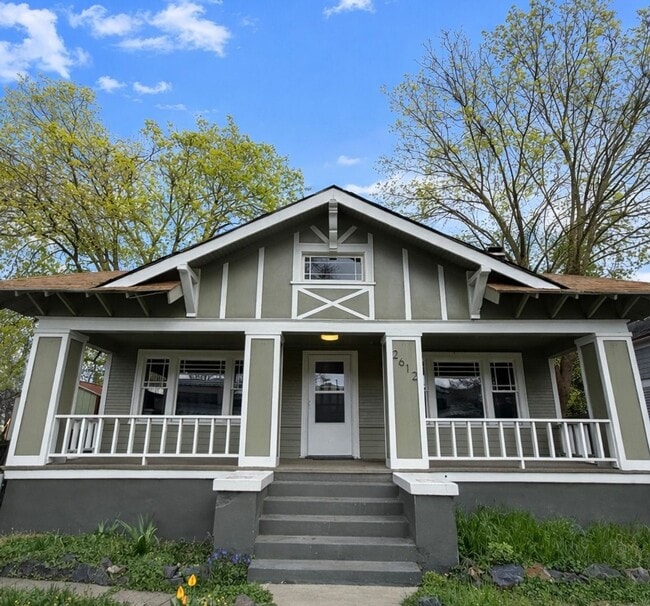 property at 2612 W Sinto Ave