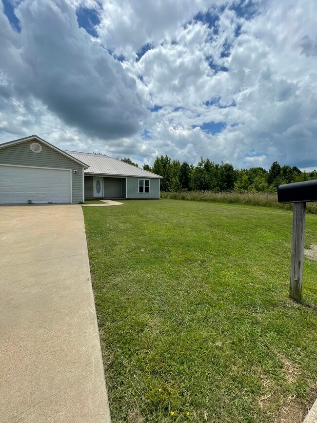 property at 11 Gunnar Lp