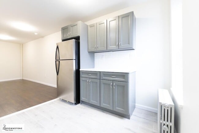 662 6th Ave, Unit 4L in Brooklyn, NY - Foto de edificio - Building Photo