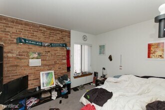 1342 W Eddy St-Unit -# 2e in Chicago, IL - Building Photo - Building Photo