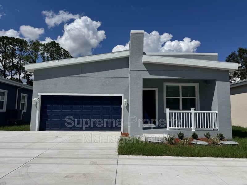 7008 Madison Ave in Tampa, FL - Building Photo