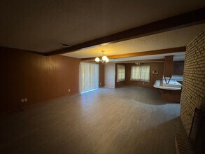 598 W N Washington St in Abilene, TX - Building Photo - Building Photo