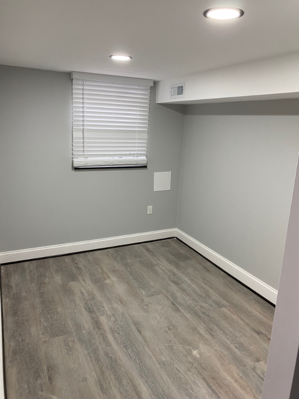 property at 2848 Edgecombe Cir S