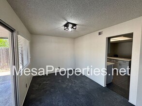 7680 Sun Petal Ct in Fontana, CA - Foto de edificio - Building Photo