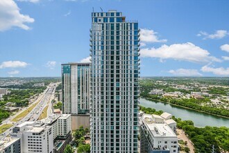 610 Davis St, Unit 3502 in Austin, TX - Building Photo - Building Photo