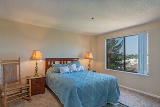 Hickory Glen, Active Senior Living in Springfield, IL - Building Photo - Interior Photo