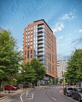 2000 Clarendon Blvd in Arlington, VA - Building Photo