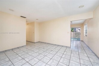 201 NW 34th Ave in Miami, FL - Foto de edificio - Building Photo