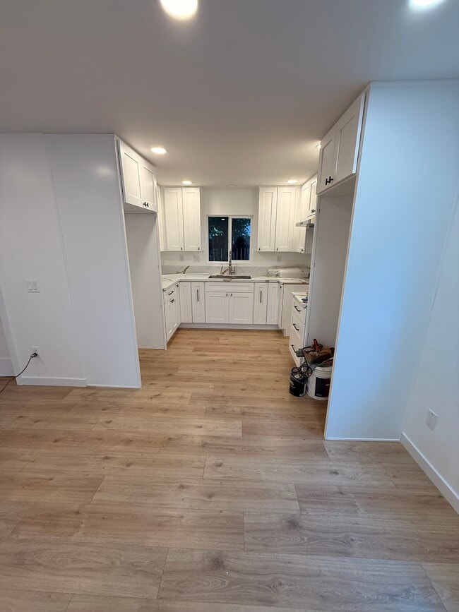 8620 Beach St in Los Angeles, CA - Building Photo - Building Photo