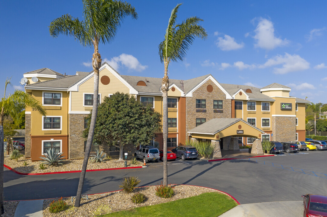 Furnished Studio - Carlsbad in Carlsbad, CA - Foto de edificio