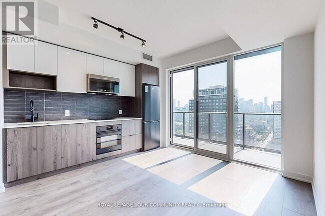 5 Defries St in Toronto, ON - Building Photo - Building Photo