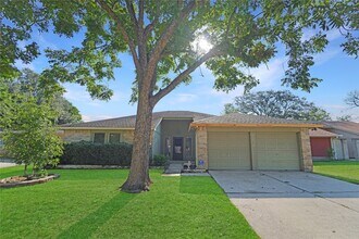 21738 Dovington Ct in Spring, TX - Foto de edificio - Building Photo