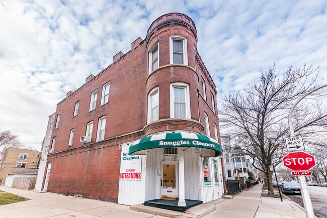 3300 N Racine Ave, Unit 2 in Chicago, IL - Building Photo - Building Photo