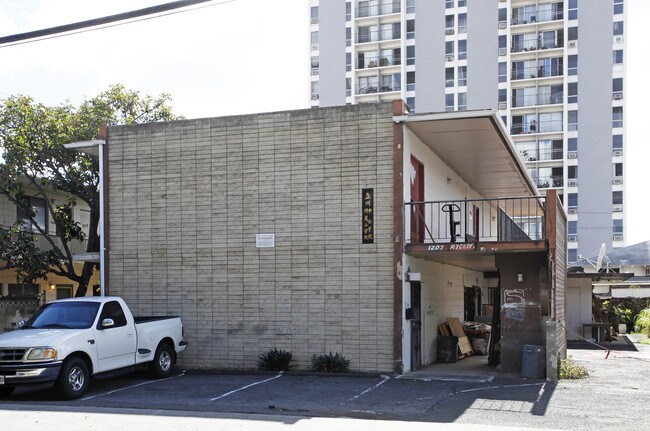 1207 Rycroft St in Honolulu, HI - Foto de edificio - Building Photo