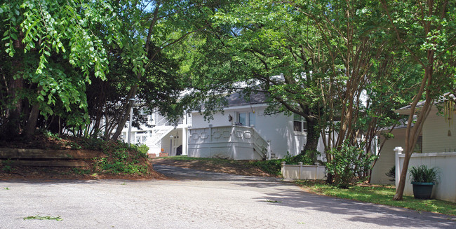 3310 Pollock Pl in Raleigh, NC - Foto de edificio - Building Photo