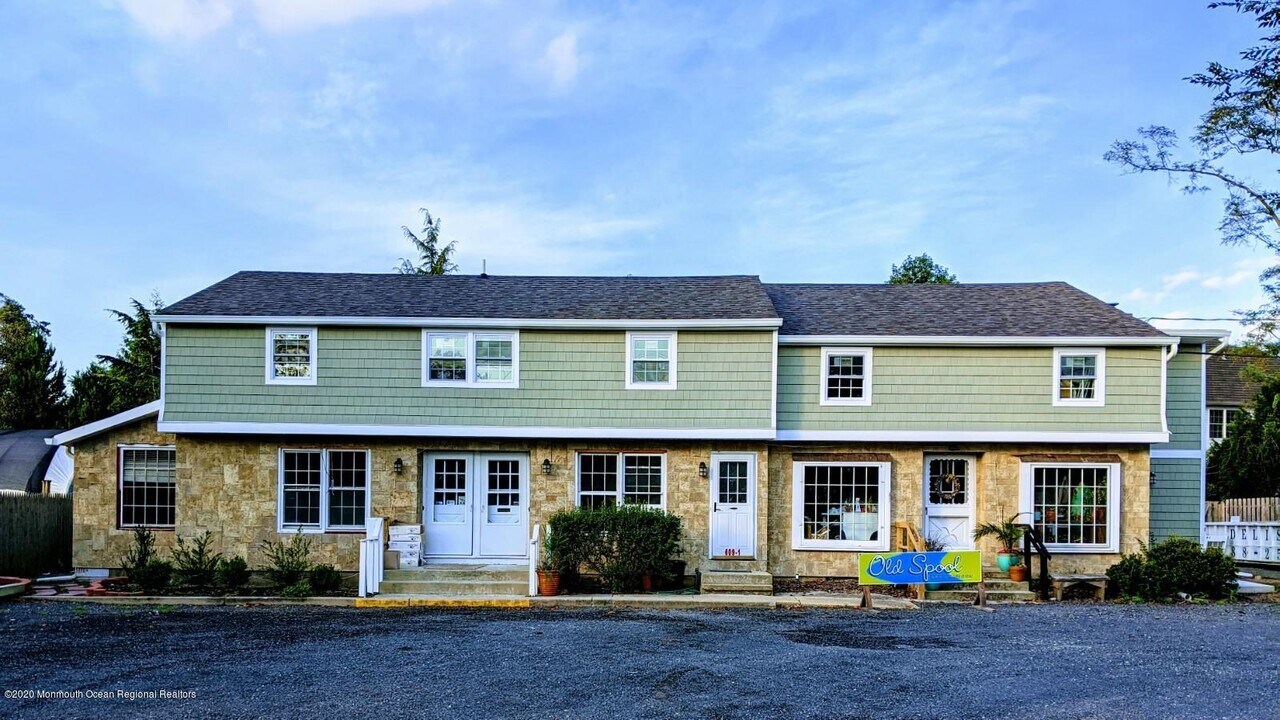 609 Higgins Ave-Unit -2B in Brielle, NJ - Building Photo