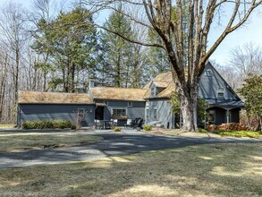 245 West St in Morris, CT - Building Photo - Building Photo