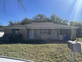 7817 Marrett Dr in White Settlement, TX - Building Photo