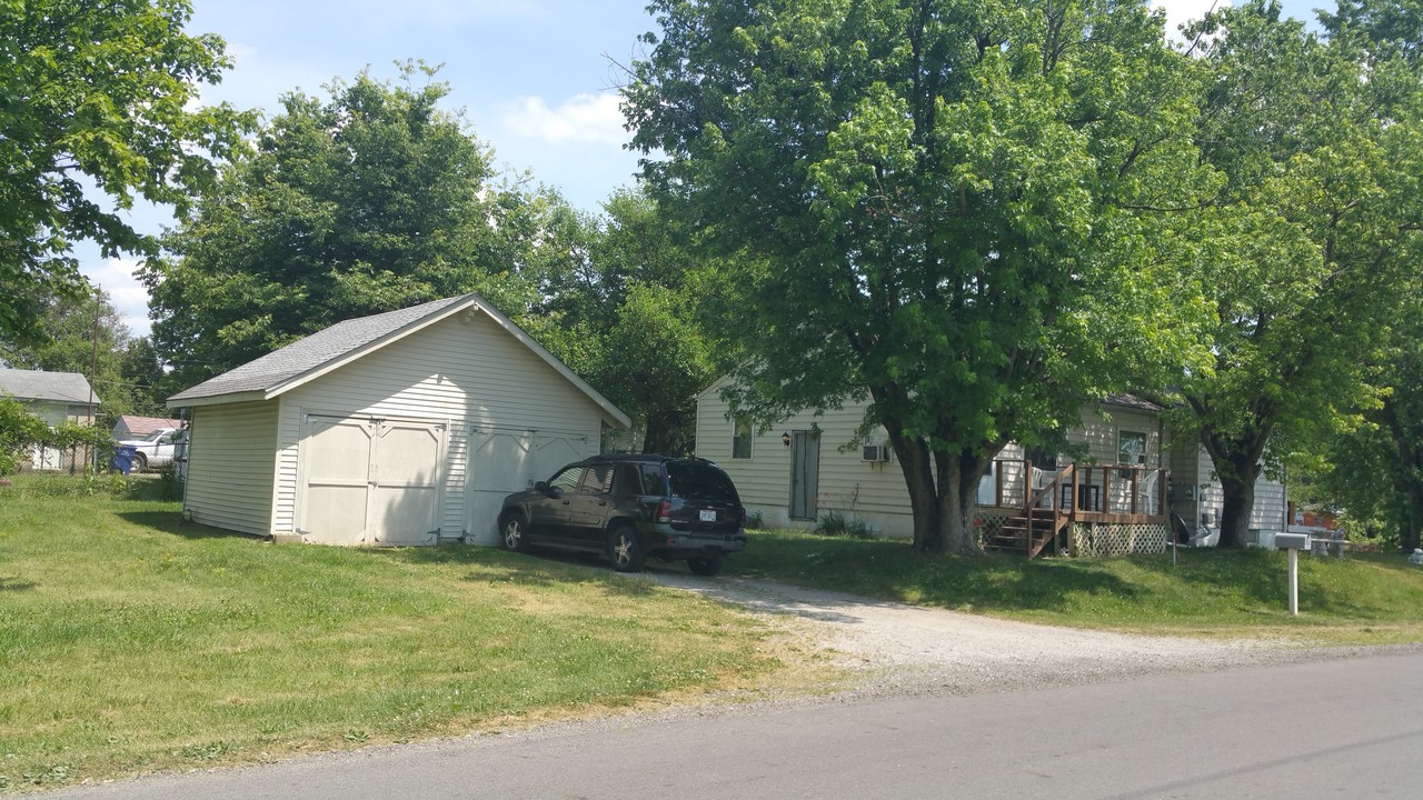 Duplex in Columbus, OH - Building Photo