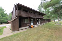 4483 Evergreen Dr in Land O Lakes, WI - Foto de edificio - Building Photo