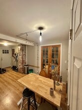 68 Broadway, Unit B in South Portland, ME - Foto de edificio - Building Photo