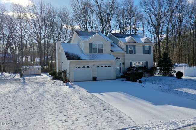 9 Black Oak Ln in Old Bridge, NJ - Building Photo - Building Photo