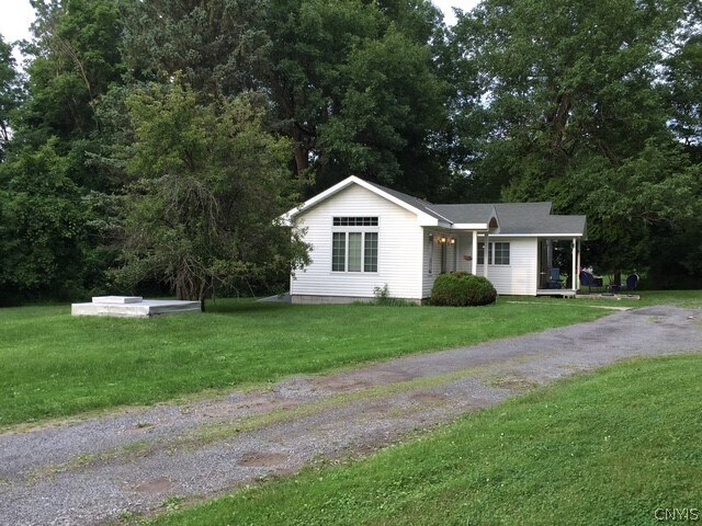 3166B Seneca Turnpike in Canastota, NY - Building Photo - Building Photo