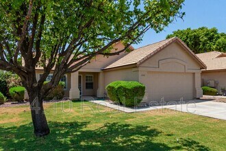 2085 W Harbour Dr in Chandler, AZ - Building Photo - Building Photo