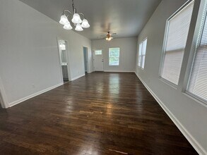 317 S Xanthus Ave in Tulsa, OK - Building Photo - Building Photo