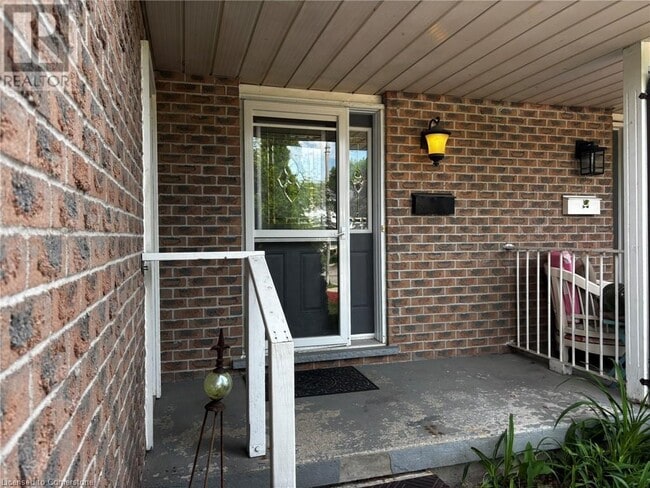 119 Dinison Crescent in Kitchener, ON - Building Photo - Building Photo