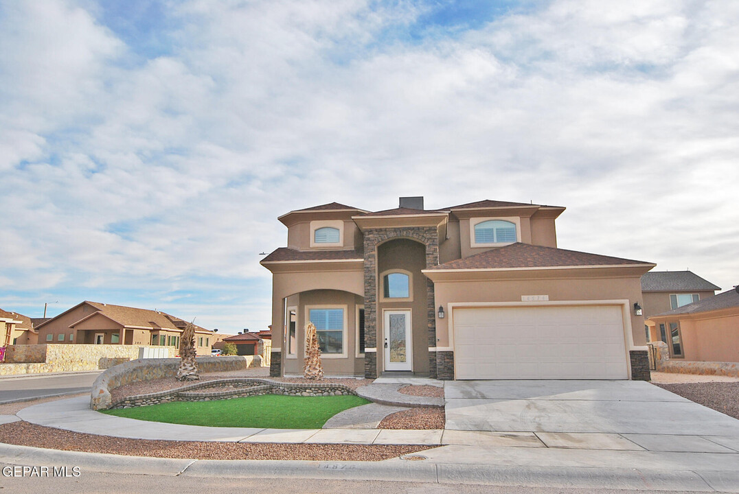 14576 Alton Oaks in El Paso, TX - Building Photo