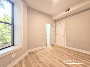 438 W Belden Ave in Chicago, IL - Building Photo - Building Photo