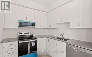 1695 Dersan St in Pickering, ON - Building Photo - Building Photo