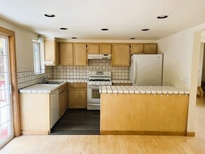 11881 Pine Forest Rd in Truckee, CA - Foto de edificio - Building Photo