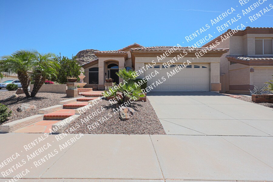15007 S 13th Pl in Phoenix, AZ - Building Photo