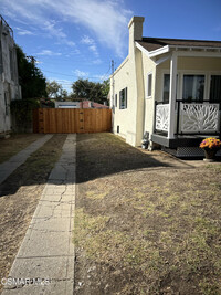 4049 Colonial Ave in Los Angeles, CA - Foto de edificio - Building Photo