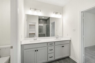 623 Silver Pear Ct in Montgomery, TX - Building Photo - Building Photo